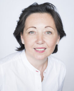 Celine Renard : loisirs culture à domicile, dessin et peinture personnes âgées